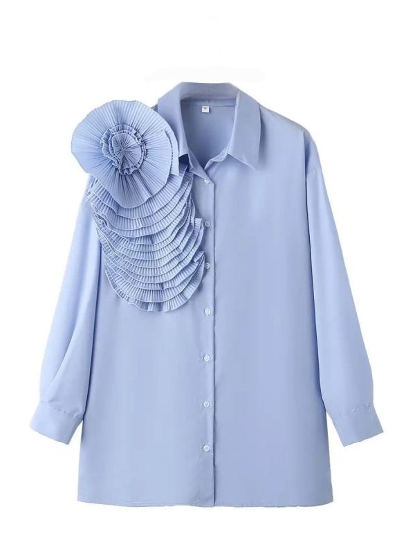 Camisa Azul Flor en Hombro - Imagen 2